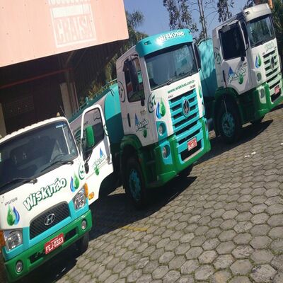Benefícios do transporte de água potável para manter o abastecimento sem interrupções